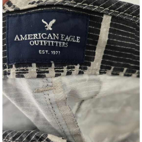 2/$30 American Eagle short size 6 - Picture 5 of 5